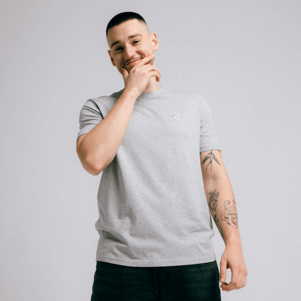 Szara koszulka unisex Fundacji Legii – 10 lat pomagania z sercem