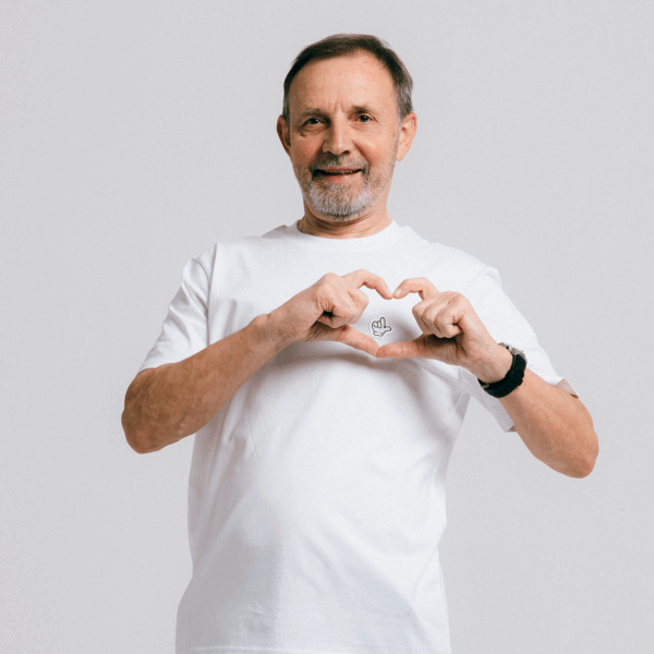 Biała koszulka unisex Fundacji Legii – 10 lat pomagania z sercem